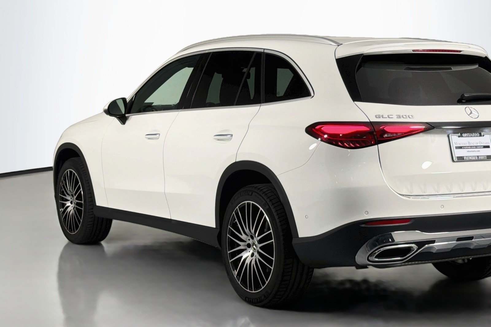 Certified Used 2026 Polar White Mercedes-Benz GLC 300 image 16