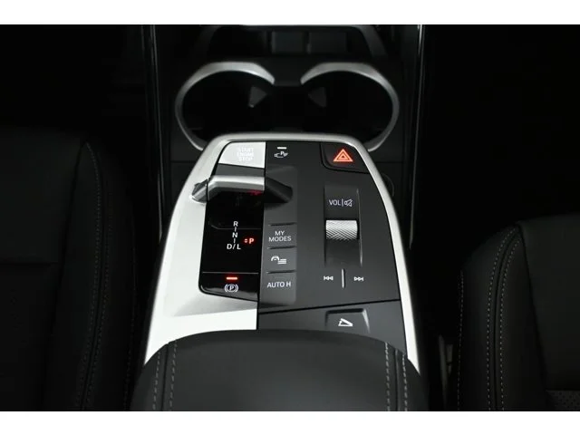 New 2026 Cape York Green Metallic BMW xDrive28i image 22