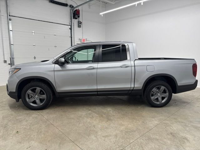 Certified Used 2023 Lunar Silver Metallic Honda RTL image 8
