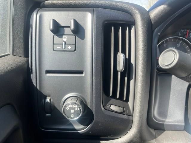 New 2024 Summit White Chevrolet Work Truck image 30