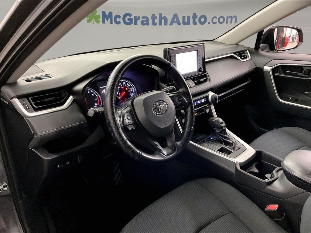 Used 2019 Gray Toyota LE image 17