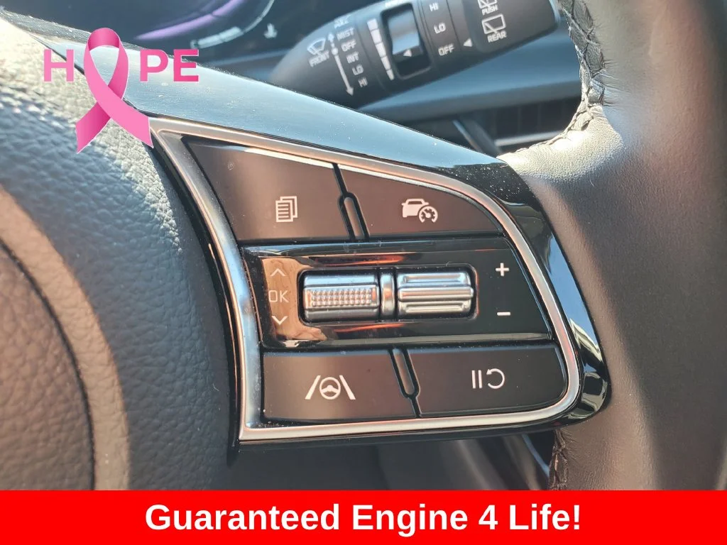 Used 2025 White Kia S image 11