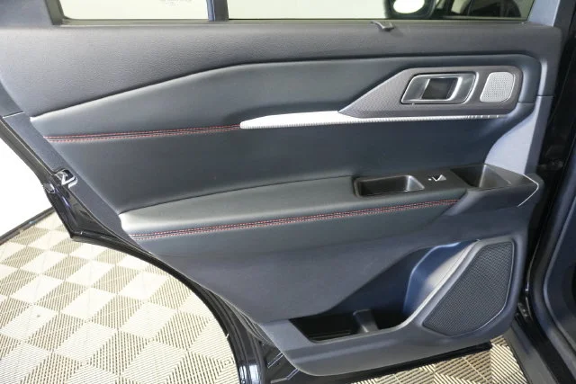 Used 2025 Agate Black Metallic Ford ST image 31