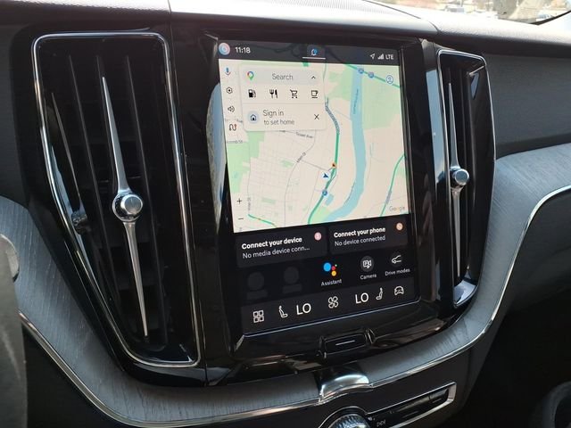 2025 Volvo XC60 Plus - Photo 9