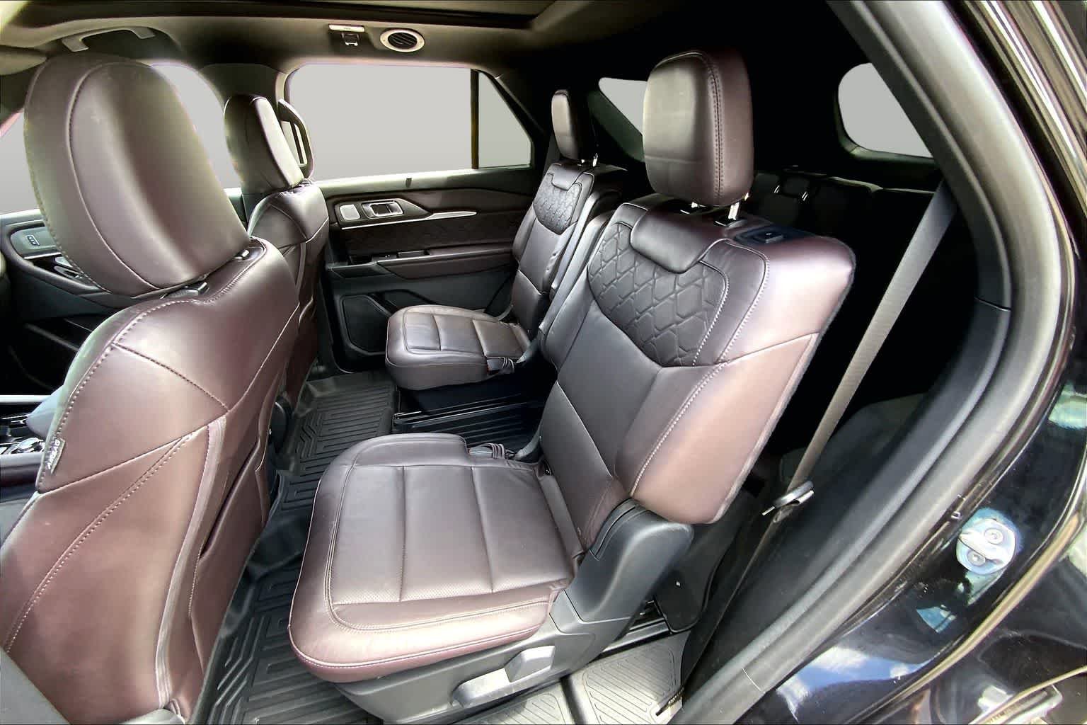 Used 2025 Agate Black Metallic Ford Platinum image 20