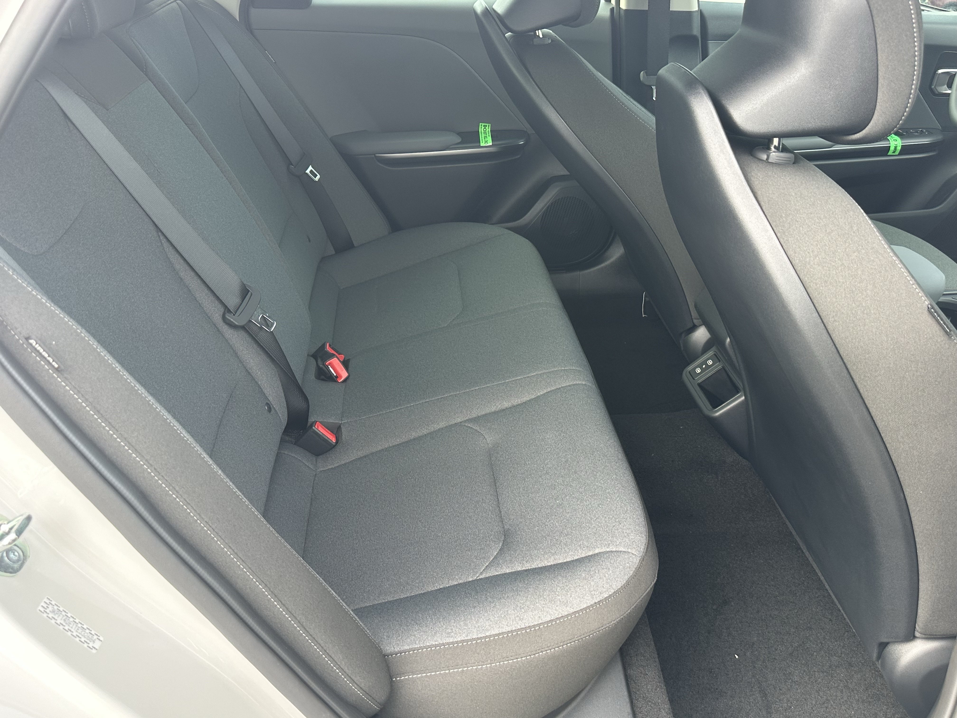 New 2026 Snow White Pearl Kia LXS image 16