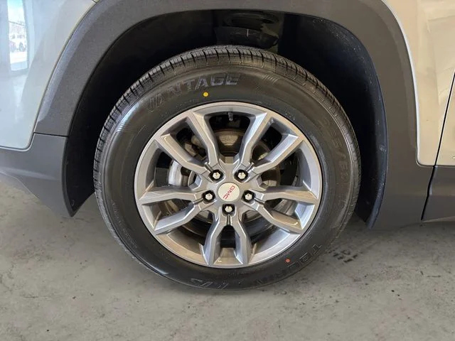 Used 2024 Silver GMC SLT image 15