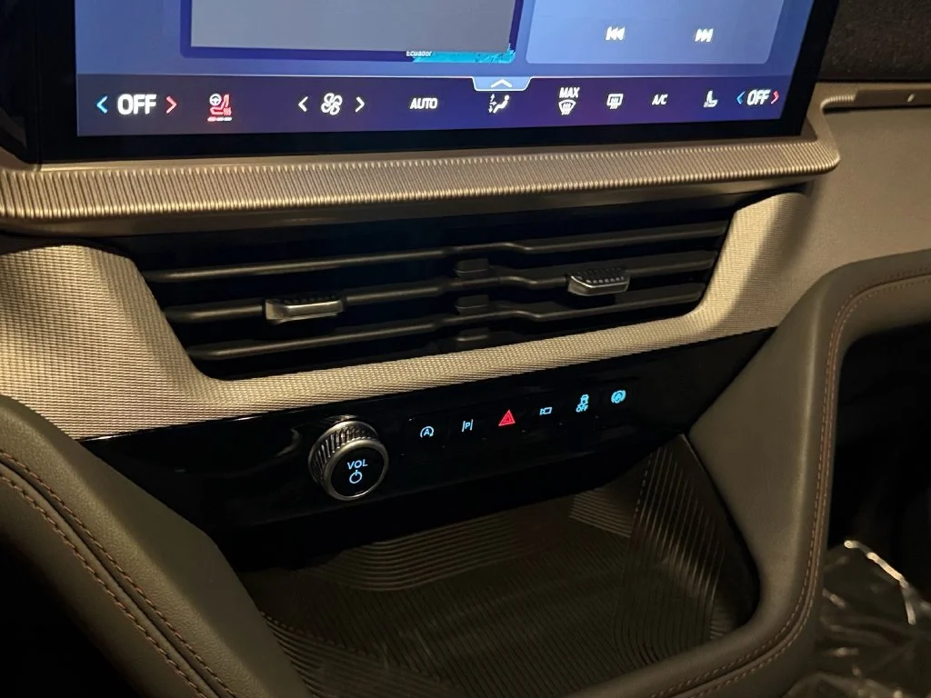 New 2027 Avalanche Gray Ford Active image 13