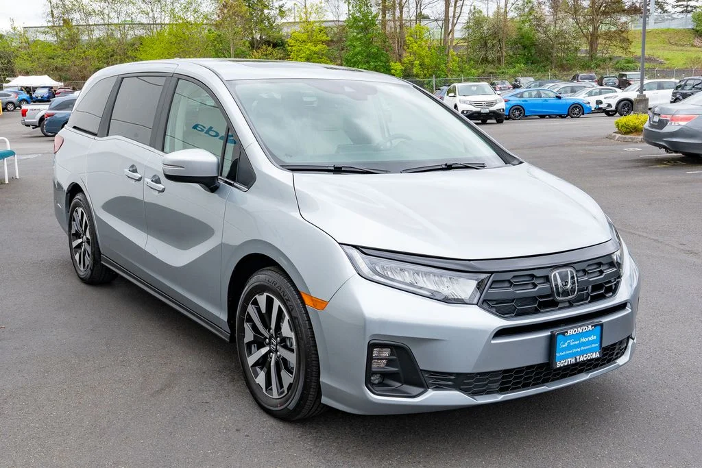 New 2026 Solar Silver Metallic Honda EX-L image 4