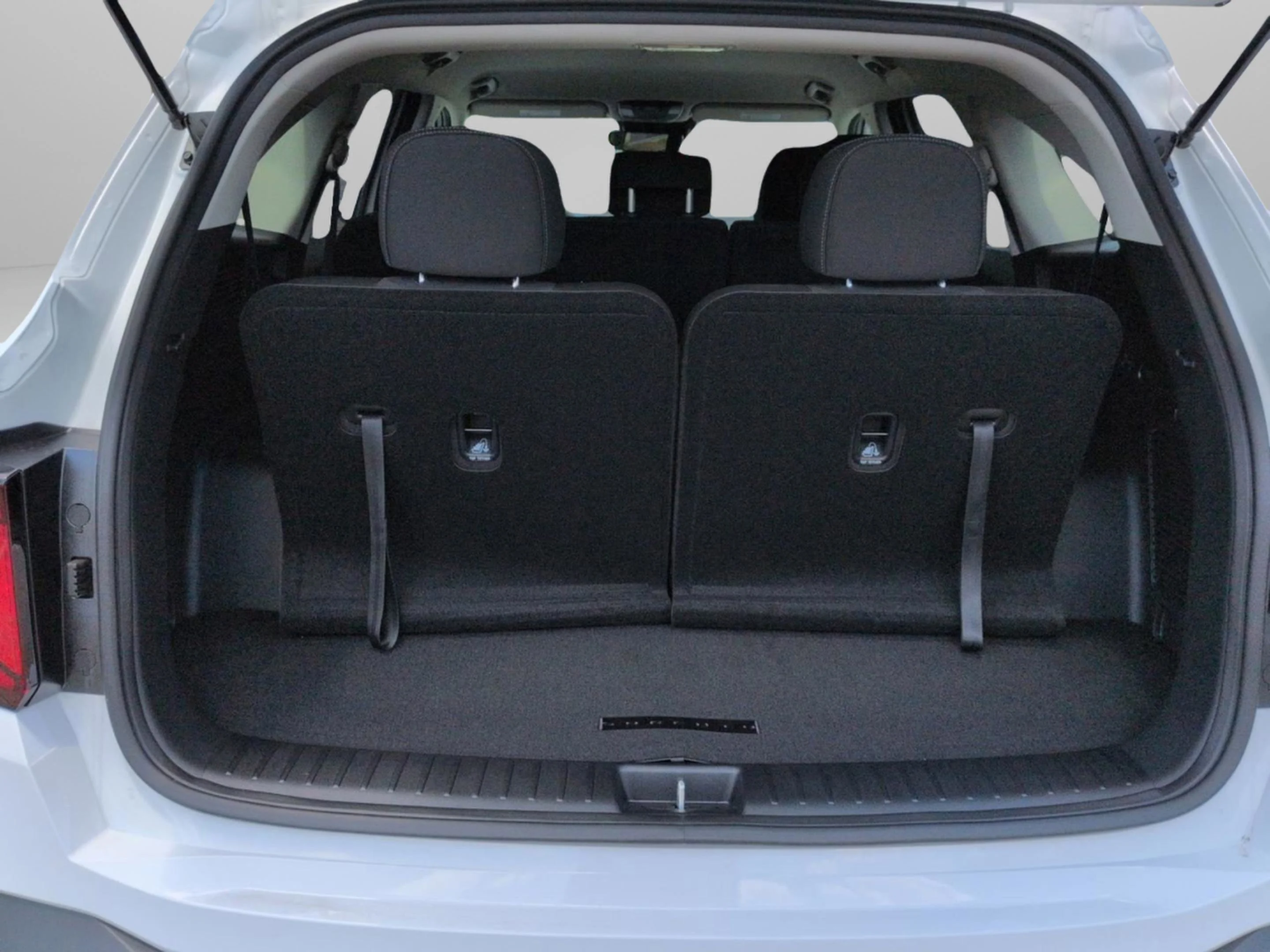 New 2026 Glacial White Kia LX image 16