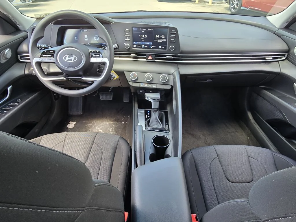 New 2026 White Hyundai SE image 7