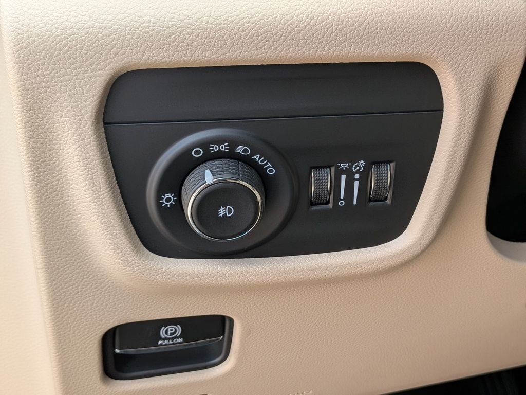 New 2026 Steel Blue Exterior Paint Jeep Limited image 19