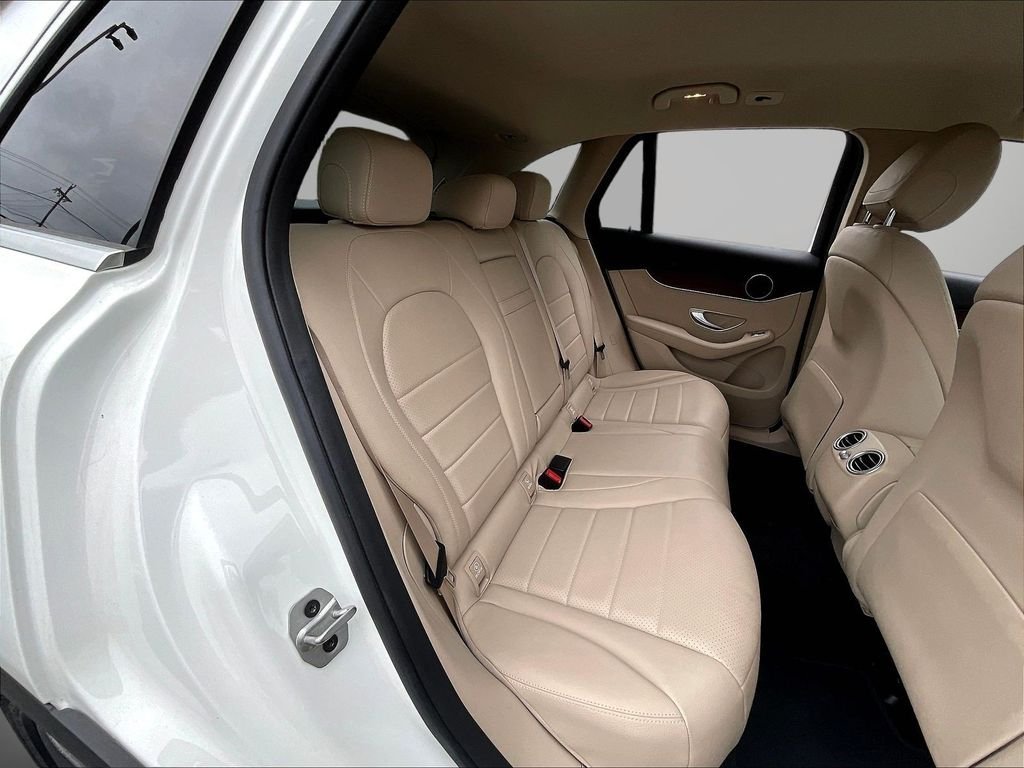 Used 2022 White Mercedes-Benz GLC 300 image 24