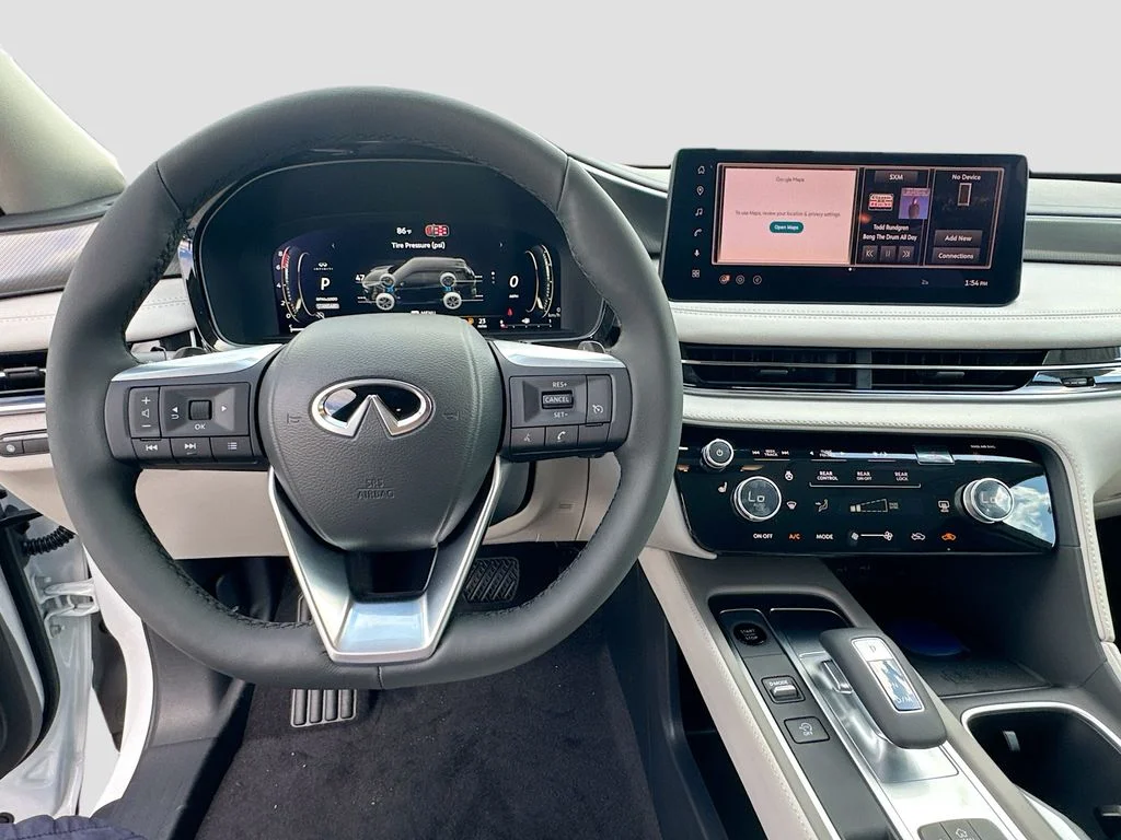 New 2027 RADIANT WHITE INFINITI Pure FWD image 11