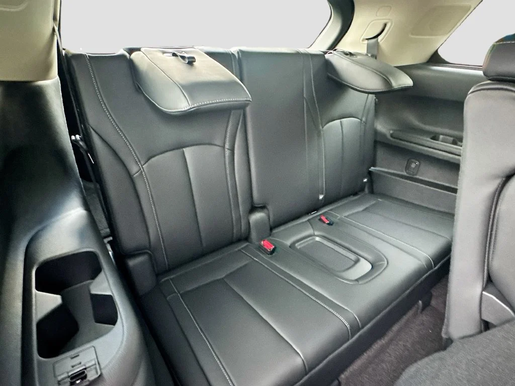 New 2027 RADIANT WHITE INFINITI Luxe FWD image 29