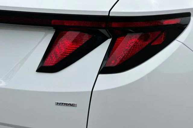 Used 2025 White Pearl Hyundai SEL image 31