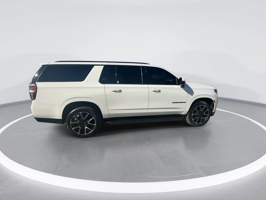 Used 2022 White Chevrolet RST image 9
