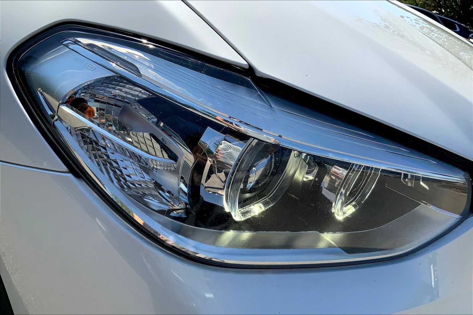 Used 2020 Mineral White Metallic BMW xDrive30i image 29