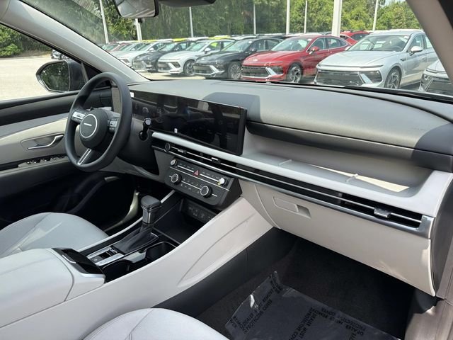 Used 2026 Black Hyundai SE image 15