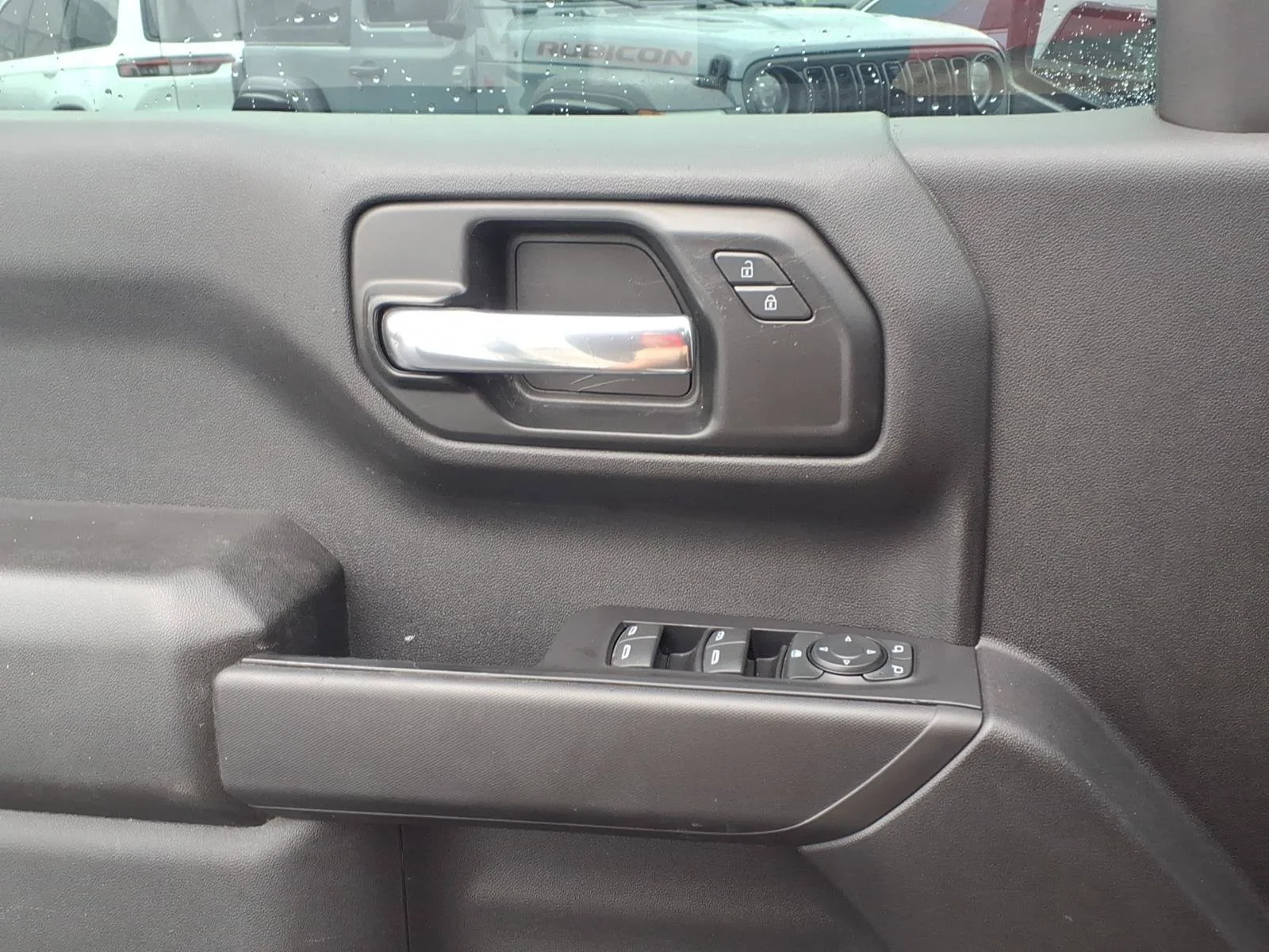 Used 2021 Summit White GMC Base image 21