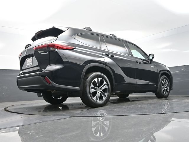 Used 2021 Black Toyota XLE image 57