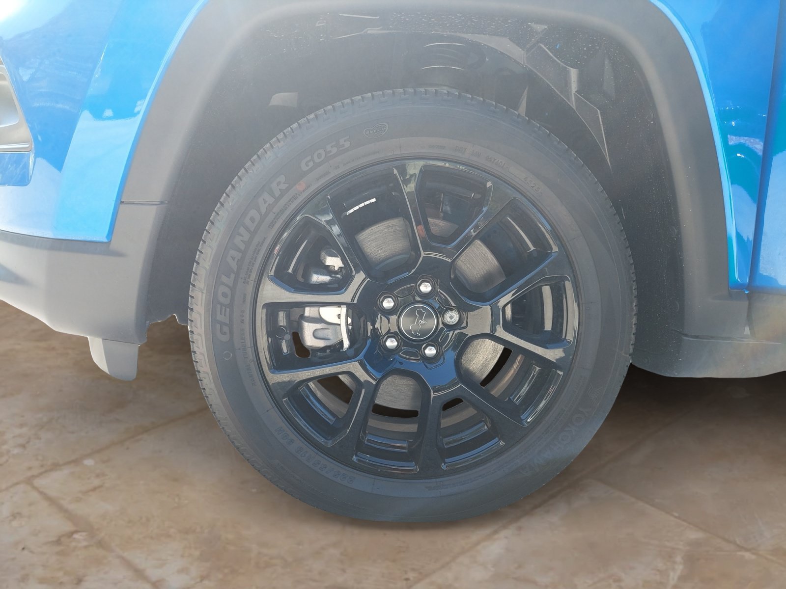 New 2026 Hydro Blue Pearlcoat Jeep Latitude Altitude image 26