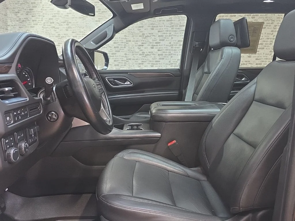 Used 2021 Black Chevrolet Z71 image 27