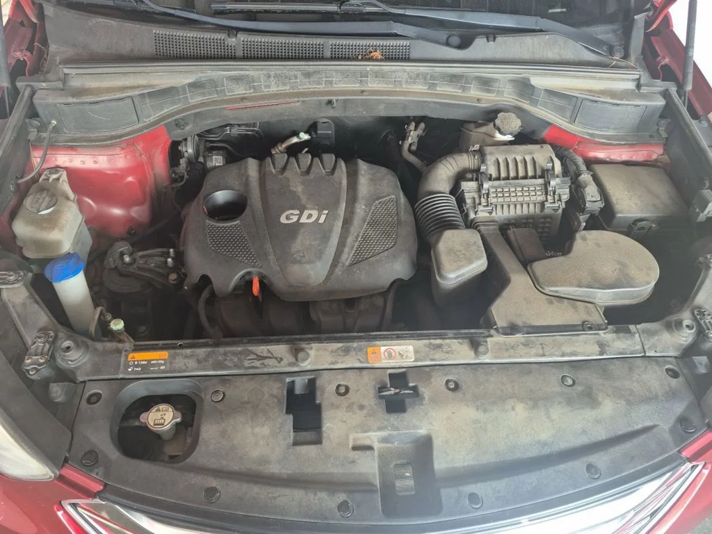 Used 2016 Red Hyundai 2.4 Base image 9