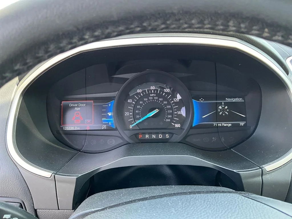 Used 2021 White Ford SEL image 9