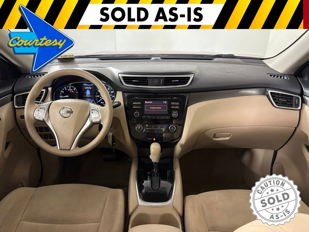 Used 2015 Red Nissan S image 36