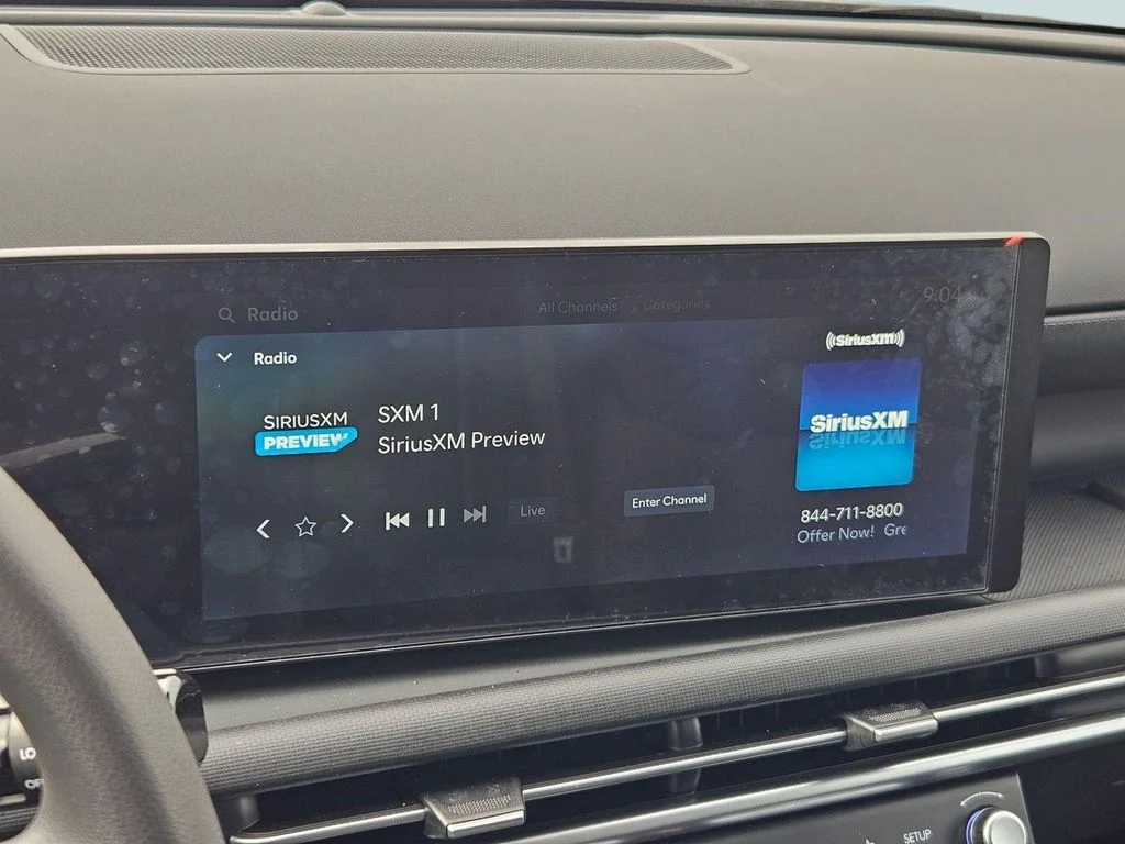 Used 2025 Rockwood Green Hyundai SE image 17