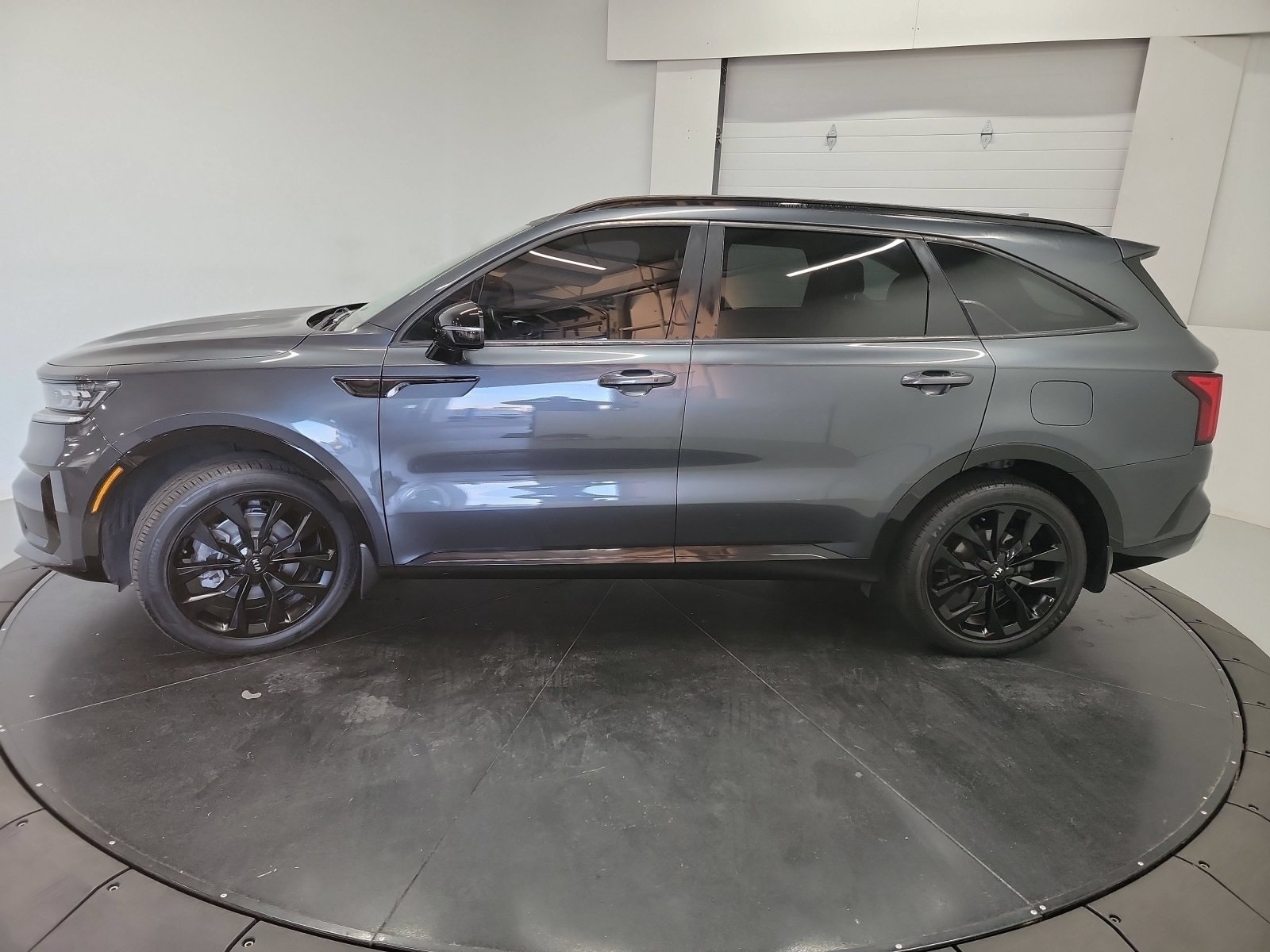Used 2021 Gravity Grey Kia SX image 4