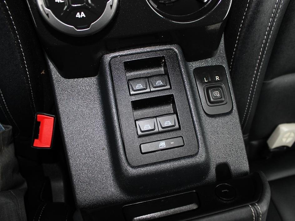 Used 2025 Gray Ford Badlands image 44