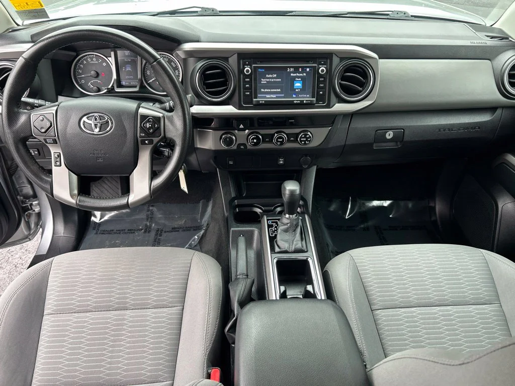 Used 2017 Silver Toyota SR5 image 12