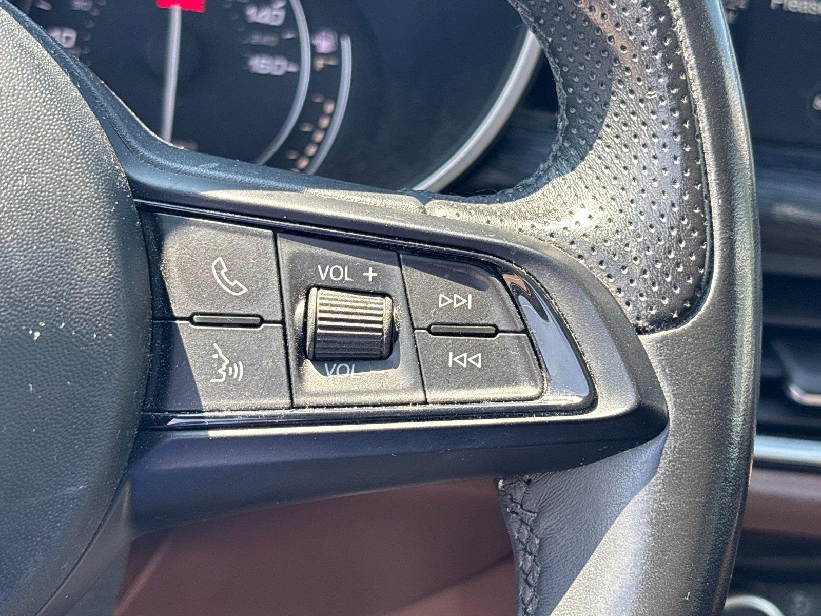 Used 2020 Alfa Rosso Alfa Romeo  image 19