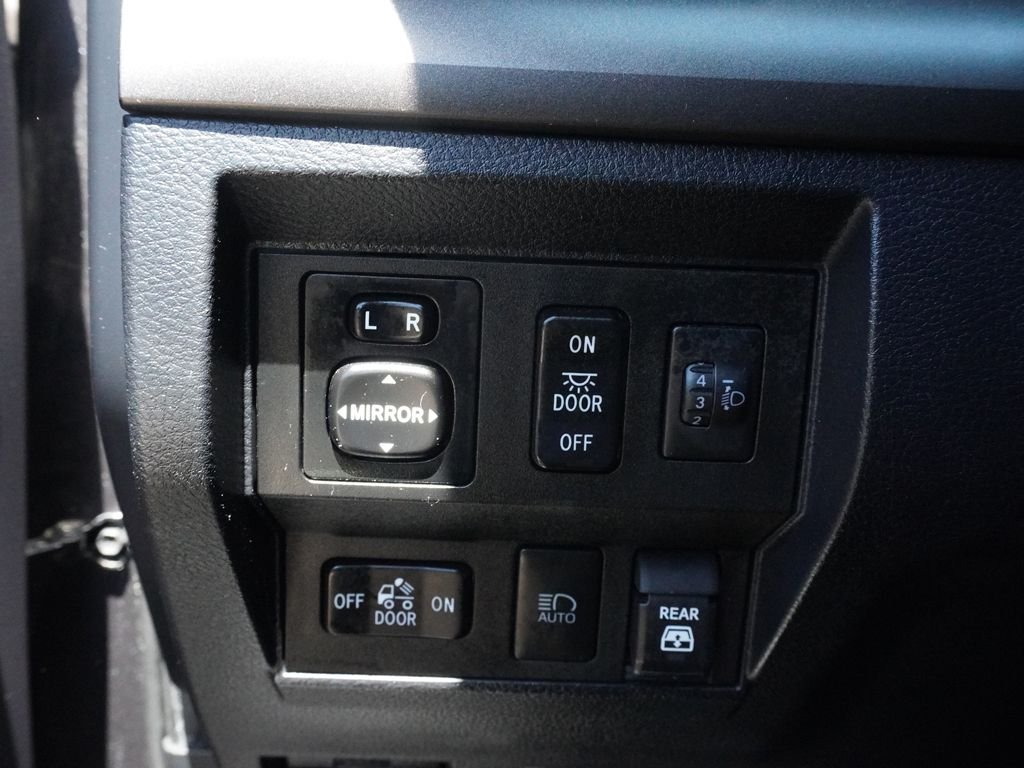 Used 2020 Gray Toyota SR5 image 31
