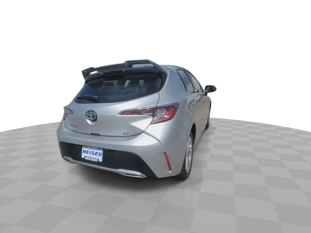 Used 2019 Silver Toyota SE image 8
