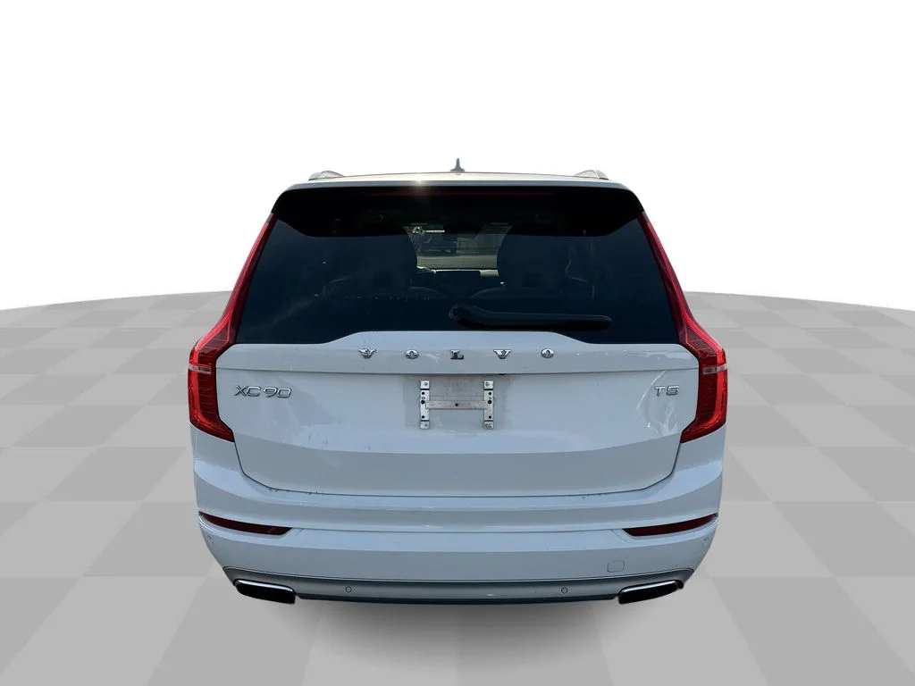 Used 2021 White Volvo T5 Momentum image 22
