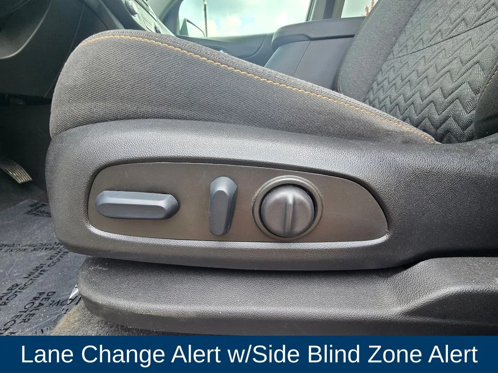 Used 2022 White Chevrolet LT image 17