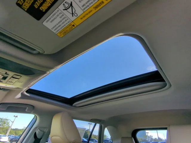 Certified Used 2021  Toyota XLE Premium image 23