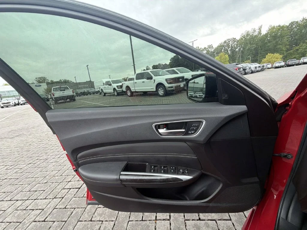 Used 2019  Acura 3.5L Technology Pkg image 14