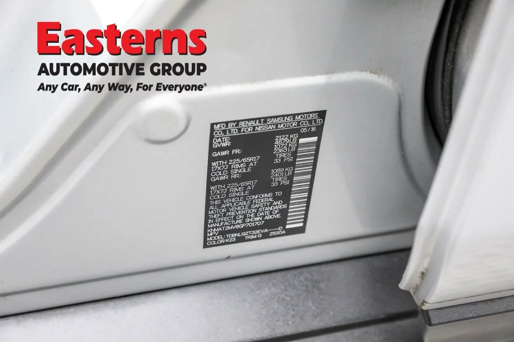 Used 2016 Silver Nissan SV image 33
