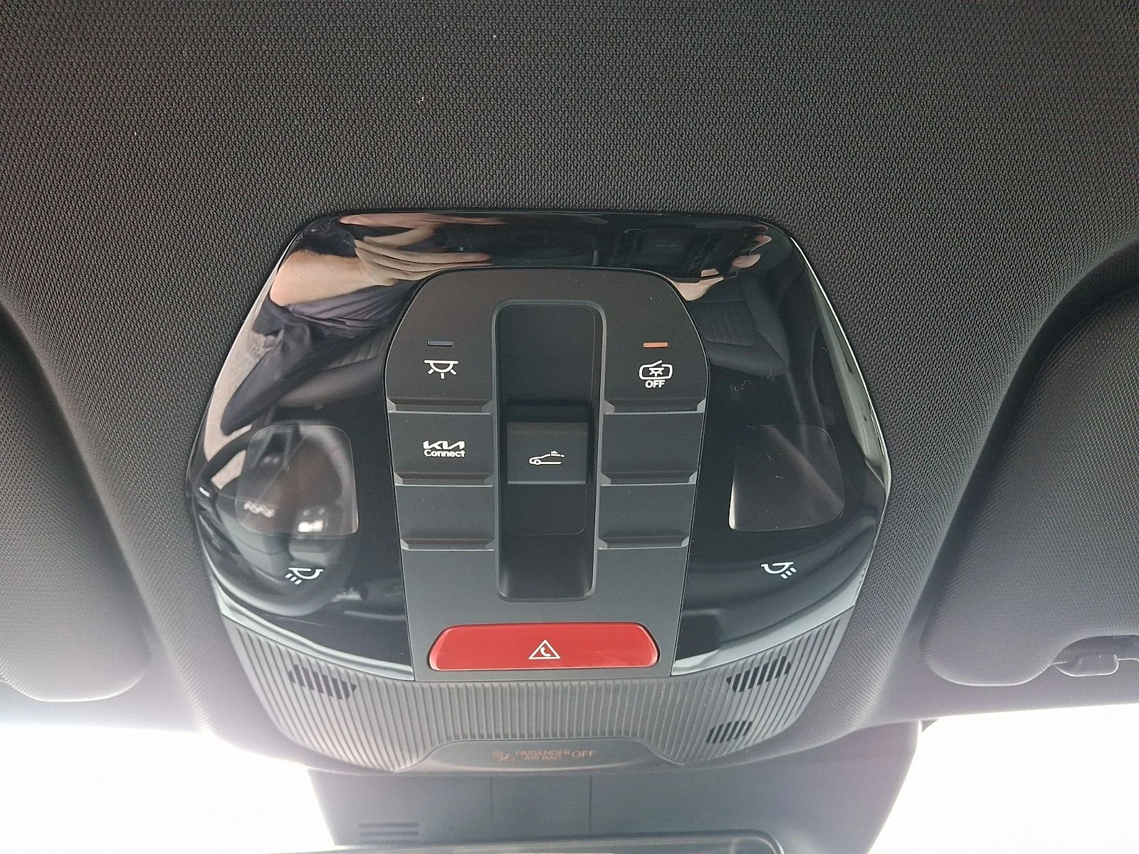 New 2027 Black Kia X-Line S image 19