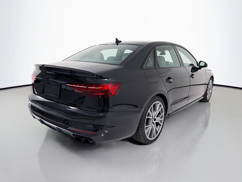 Used 2023 Mythos Black Metallic Audi Premium Plus 3.0 TFSI quattro image 7
