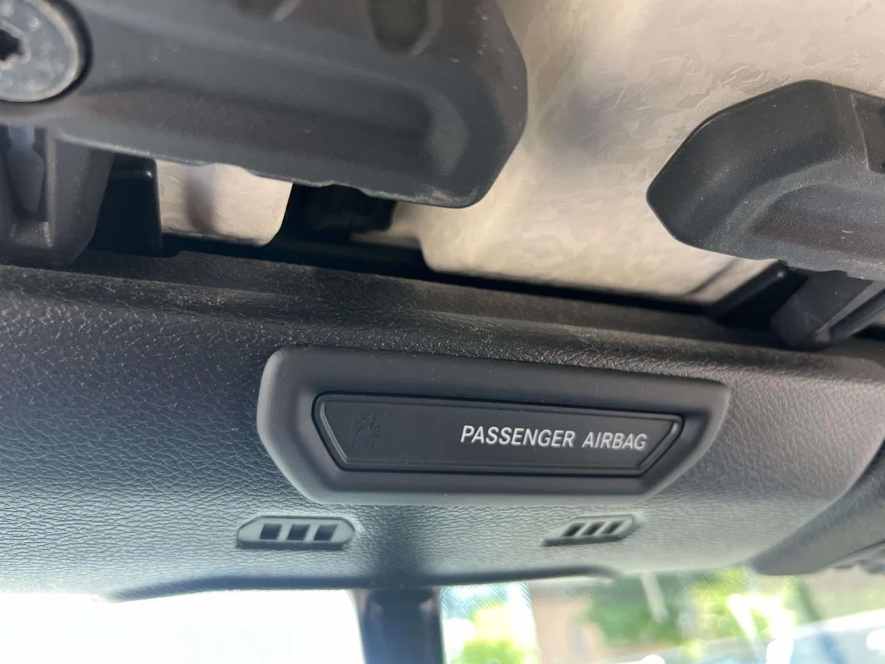 Used 2018 Sting-Gray Clearcoat Jeep Sport S 4x4 image 43