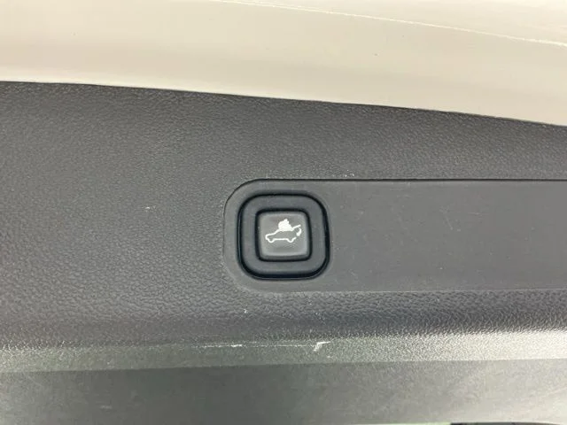Used 2012  Chevrolet LTZ image 31