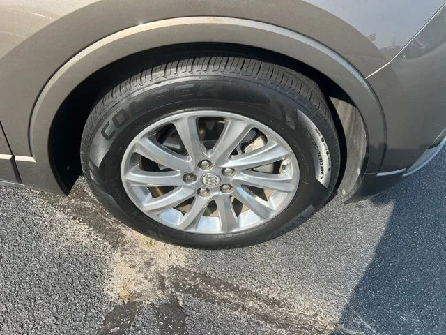 Used 2019 Brown Buick Essence image 11