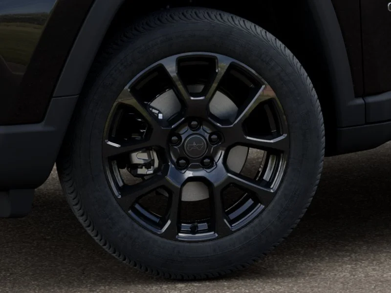 New 2026 Diamond Black Crystal Pearlcoat Jeep Latitude image 39