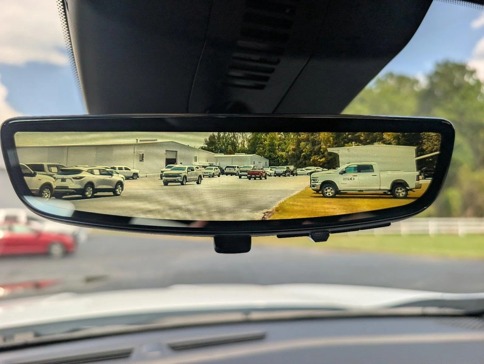 New 2027 Summit White GMC Elevation image 17