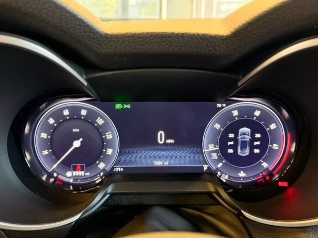 Used 2024 Alfa Rosso Alfa Romeo Veloce image 18